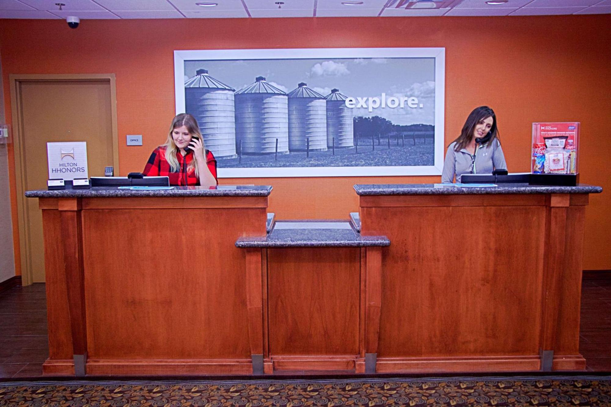 Hampton Inn Сидней Экстерьер фото
